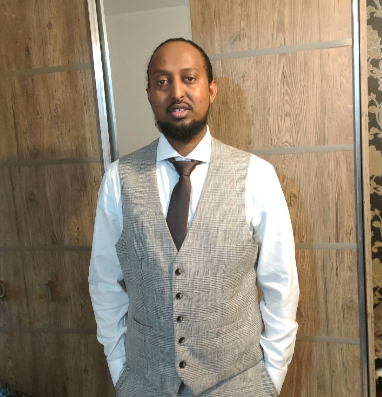 Administrative Professional Matrimony Groom, customer reference - UK2021950407 Administrative Professional Matrimony Groom, customer reference - UK2021950407