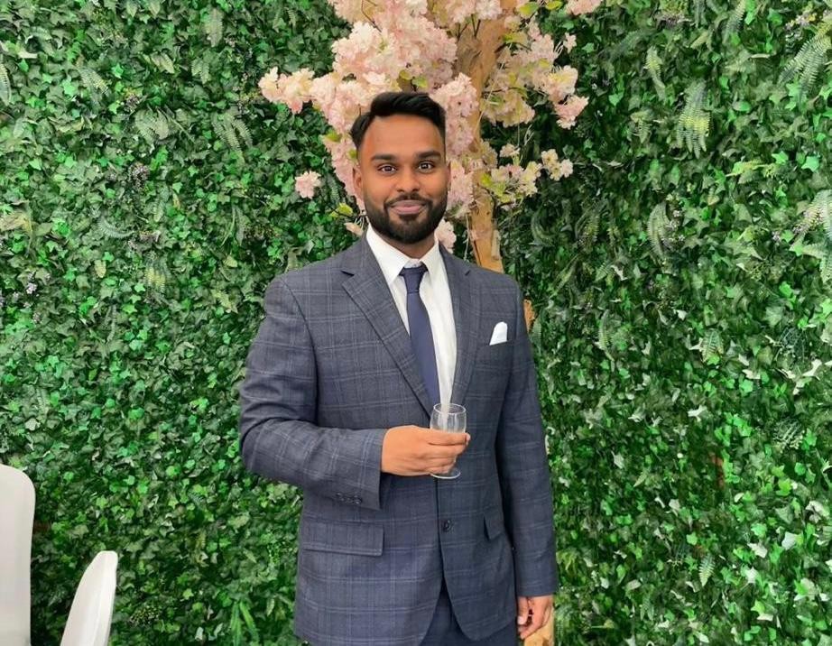 Accounts / Finance Professional Matrimony Groom, customer reference - UK2023456592 Accounts / Finance Professional Matrimony Groom, customer reference - UK2023456592